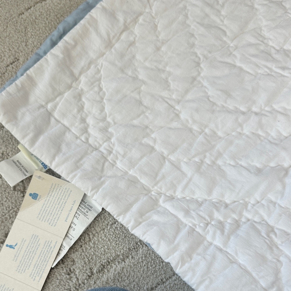 NWT Pottery Barn Baby Quilted Blanket in Light Blue, White & Grey - Picture 4 of 7